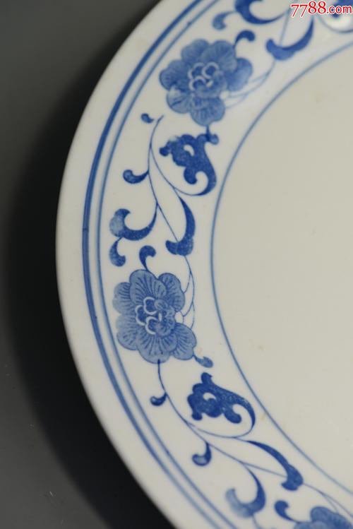 罗庄镇制70年代罗庄镇制瓷器青花缠枝花卉大盘子2