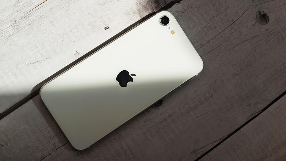 库克扛不住,爆火的iphonese2如今降价也无人问津,网友:太晚了