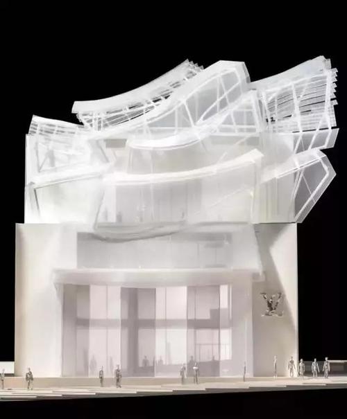 艺乎| 大胆的解构主义建筑师,用双手让城市复活