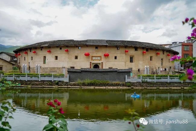 见书:福建土楼之诏安官陂大边在田楼