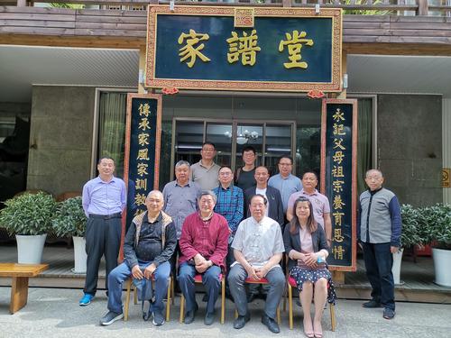 廖名龙(巴蜀廖氏宗亲联谊会副会长)等12位宗亲.
