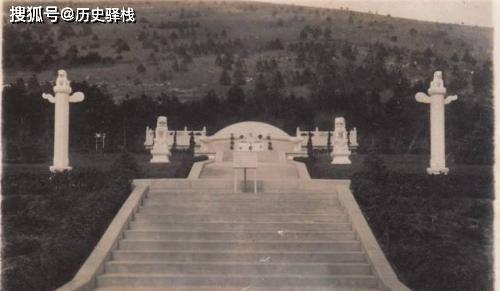 汉奸之墓:汪精卫墓地被炸开,尸体整形完整,只有这首绝