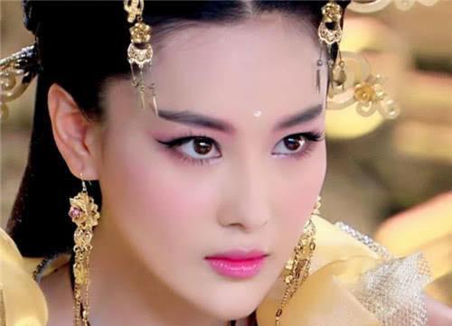 李依晓塑造的妲己虽然算不上惊艳,但却给观众留下了深刻的印象,剧中