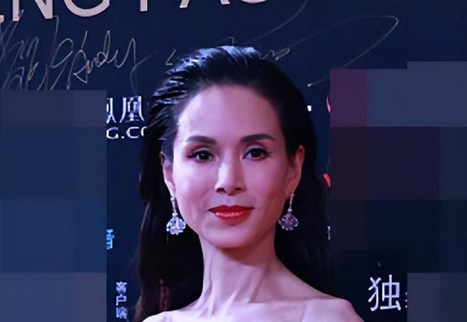 59岁演少女70岁还年轻这7位不老女神也逃不过时间