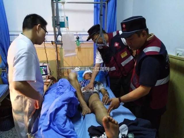 直击地震现场:11人死亡,122人受伤,祖孙三人被掩埋,救援团队通宵救援