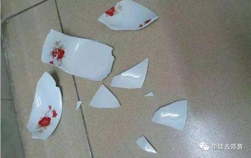 宝宝不小心打碎了碗,重要的不是哄孩子,这位妈妈的做法太赞了!