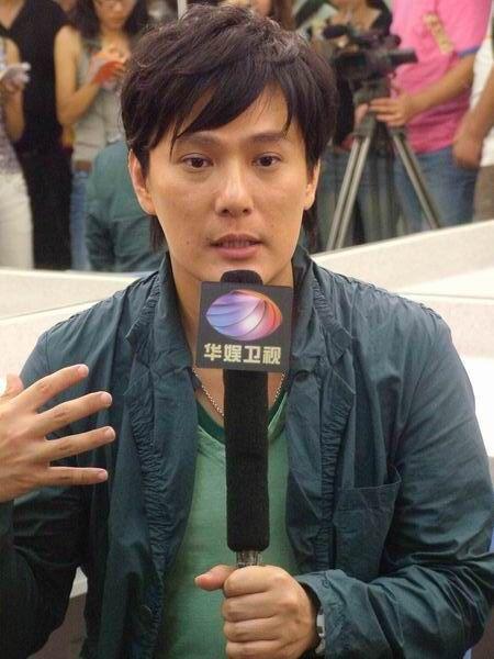 张信哲自曝想做李嘉欣的男人 曾示爱表白(图)