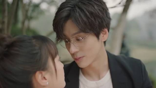魏哲鸣和胡意旋的合一夫妇甜到上头