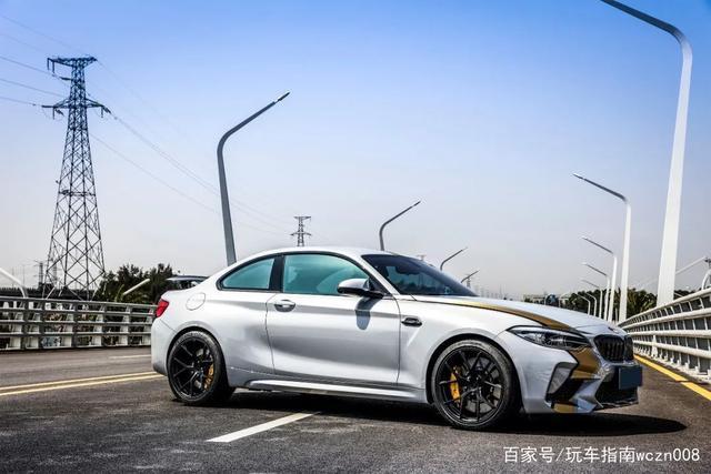 60多万的宝马m2雷霆版花10多万改装,轻松超500匹性能不输超跑