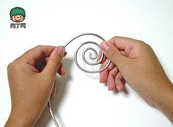 铁丝diy手工制作:简单漂亮的铁丝置物架