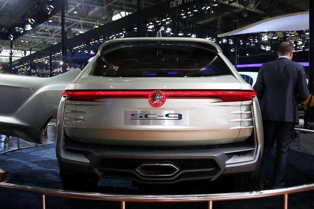 国产全尺寸suv,车身5米2,配全时四驱,霸气程度远超路虎