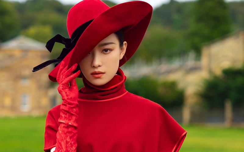 倪妮好看的电脑桌面壁纸,红色穿搭,复古又摩登