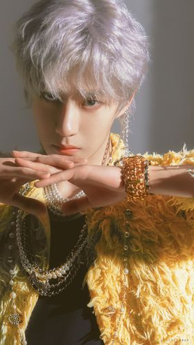 王一博我的世界守则新歌封面帅出天际