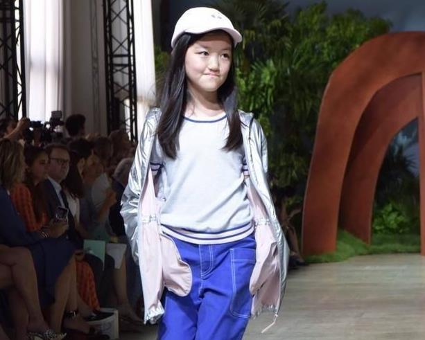 原创王菲小女儿李嫣晒近照,身材纤细苗条,犹如邻家小妹妹