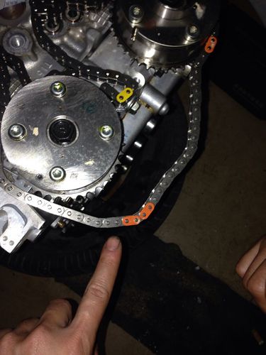 链条里面有3个橙色的.1个