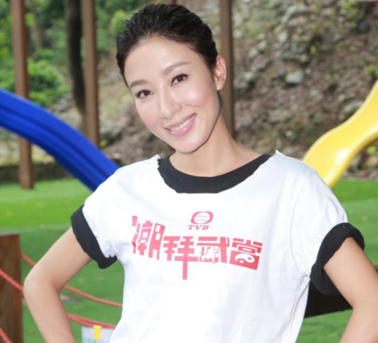 去年杨怡和罗仲谦双双改变,一个改为杨茜尧,另一个改名罗子溢,说是为
