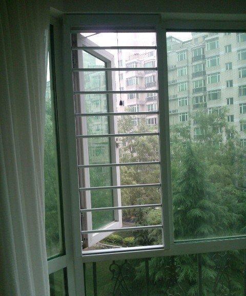 海淀区防盗窗护栏安装紫竹桥家庭阳台护栏纱窗围栏安装