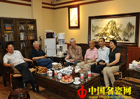 "壶可证道"韩羽紫砂十八式展览暨《韩羽紫砂十八式》首发式在石家庄