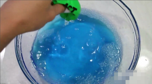 水晶泥如何在家制作(只用家中的东西)