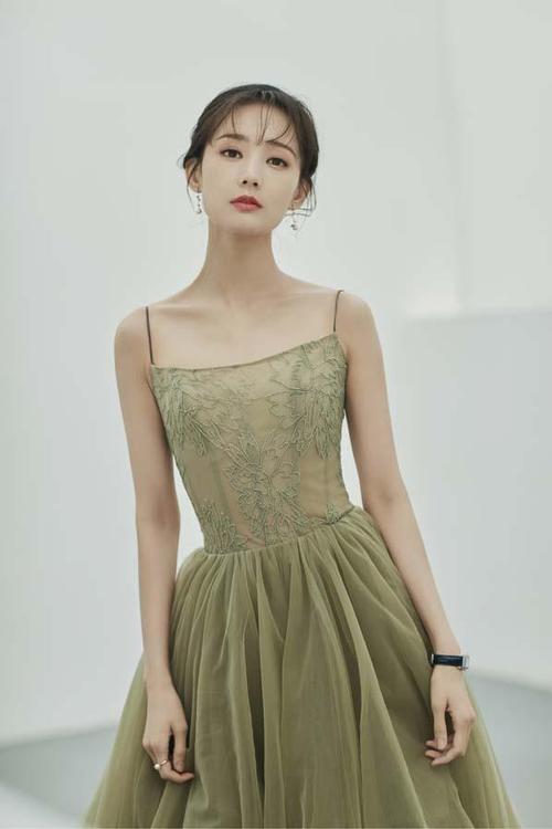 李一桐又官宣新剧了,她最美的古装造型,男主没想到是他