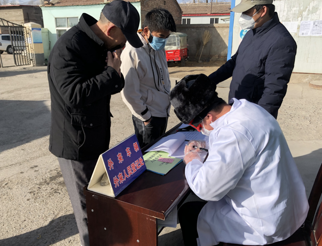 国网青海省电力公司海北供电公司党员服务队在门源县联防联控检查点