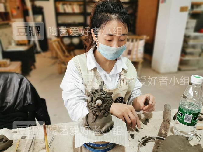 今天开始学习泥塑了,捏一只可爱的陶艺貔貅貔貅.