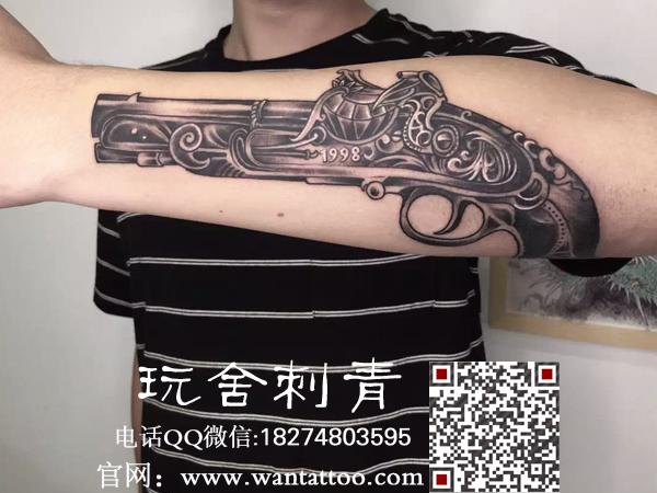 余文乐同款手枪纹身