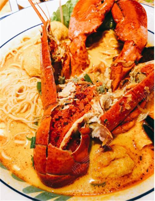 香港跟我走港币84块的整只波士顿龙虾咖喱面