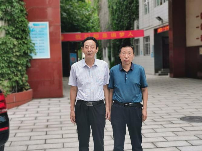 保定市教育局赵建民副局长一行到保定二中慰问教职工