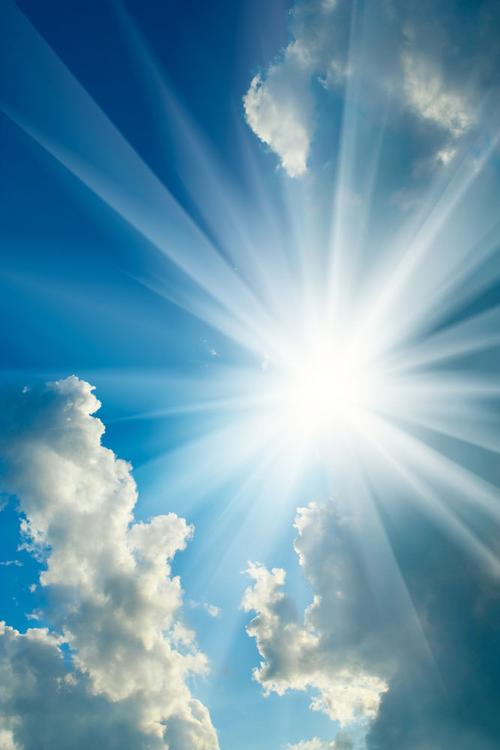 光芒四射的太阳图片