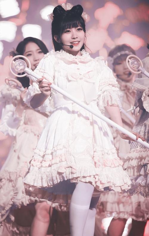 当赖美云穿洛丽塔裙,1米5的身高就成了优势,绝对是全场最佳!