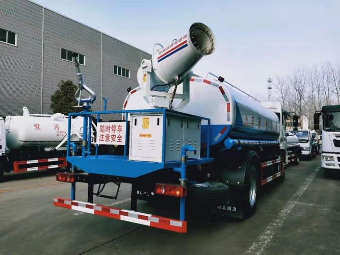 国六东风天锦30米抑尘雾炮洒水车厂家现车图片