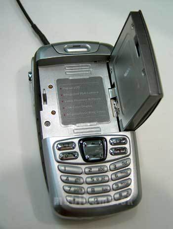 cebit2004:是dv还是手机?松下x300要仔细看!
