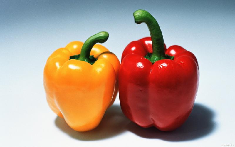 yellow and red bell peppers, close-up 1920×1200
