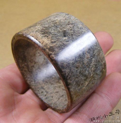 三包! 汉代贵族生坑和田青玉带灰皮皮壳大玉发箍