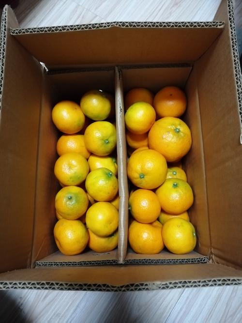 一箱橘子