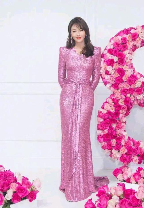 明星图集:日渐丰满圆润的刘涛