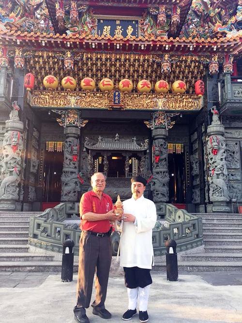 泰山碧霞祠_泰山奶奶_碧霞元君_泰山张诚达