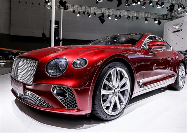 宾利全系车型登陆广州车展 添越v8亮相