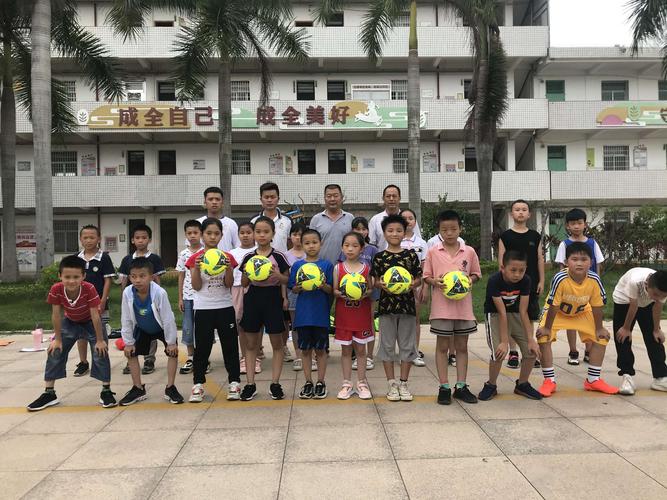 2020年五显中心小学足球夏令营全营合照