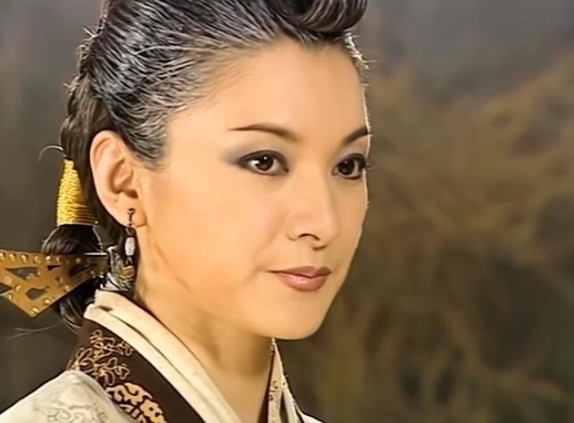 4版"紫衫龙王",第2位美艳,第3位雷人,第4位最经典|阎青妤|紫衫|龙王