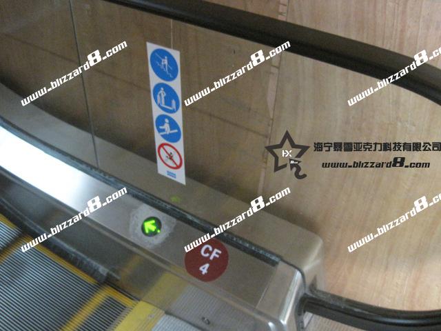 防滑装置.防撞三角板.防夹毛刷 等.