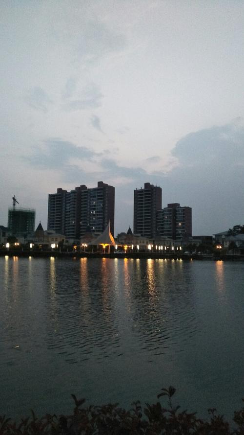 湖北省咸宁市嘉鱼县g4e武深高速靠近思源广场