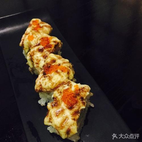 炙烤三文鱼寿司卷