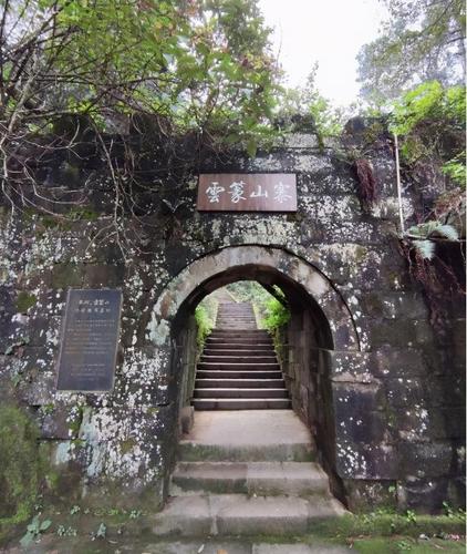 想爬山的朋友可以收藏哦,没落的云篆山森林公园