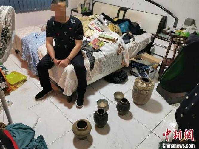 该局历时一年多时间,打掉了一个盗掘古墓葬,倒卖文物犯罪团伙,追回古