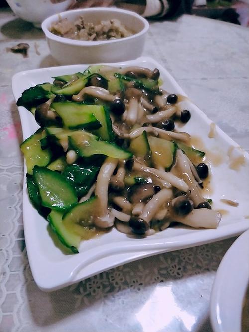 做的黄瓜 蟹味菇