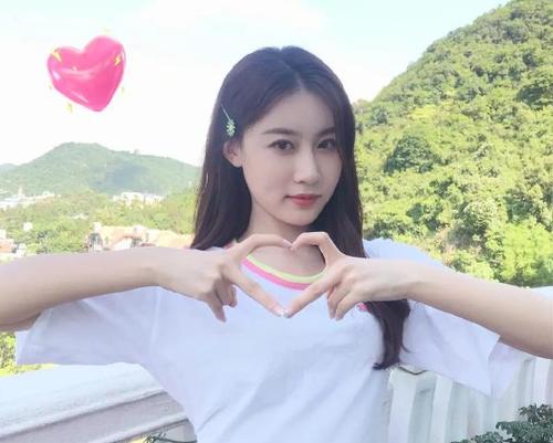创造营2020张雅卓的家世