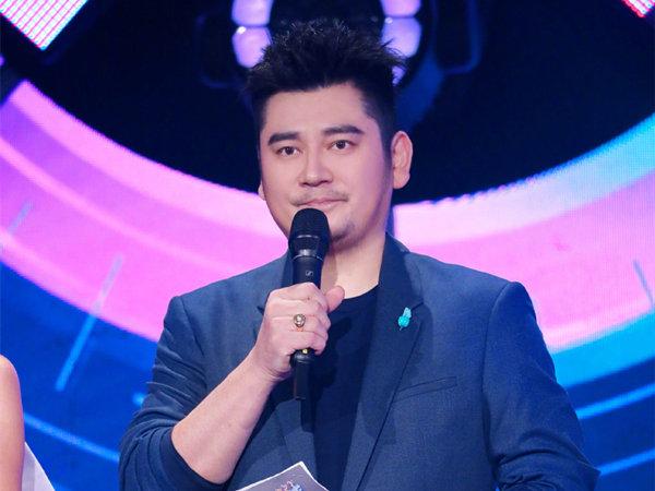 24日下午网友小艺公开了自己两年前,疑似被主持人钱枫性侵,2018年小艺