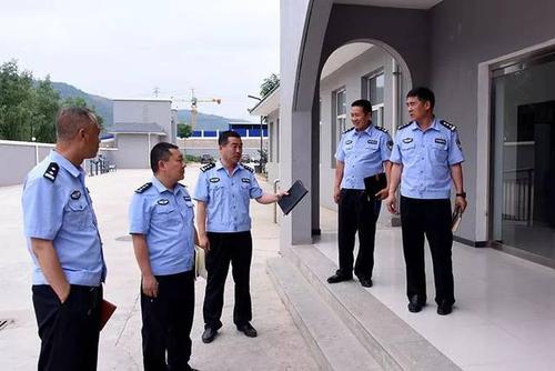 延长公安:局长李世军当了一天"看守所长"